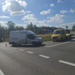 Kobieta w szpitalu po zderzeniu dwóch aut - Radio Kielce 11.08.2026. Leszczyny. Wypadek / Źródło: Policja