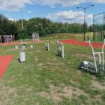Od tyrolki po wielkie wieże. Nowy plac zabaw przyciąga małych odkrywców - Radio Kielce 03.08.2026. Kije. Na terenie Samorządowej Instytucji Kultury Kasztelania w Kijach powstał nowoczesny, wielofunkcyjny plac zabaw / Fot. Marta Gajda-Kruk - Radio Kielce