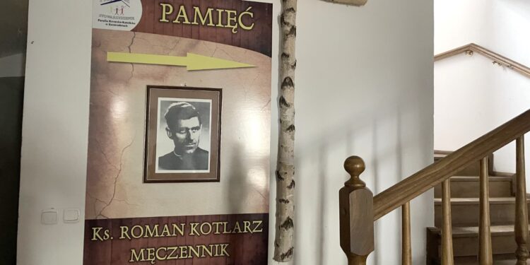 Koniemłoty. Stała wystawa o księdzu Romanie Kotlarzu / Fot. Grażyna Szlęzak-Wójcik - Radio Kielce