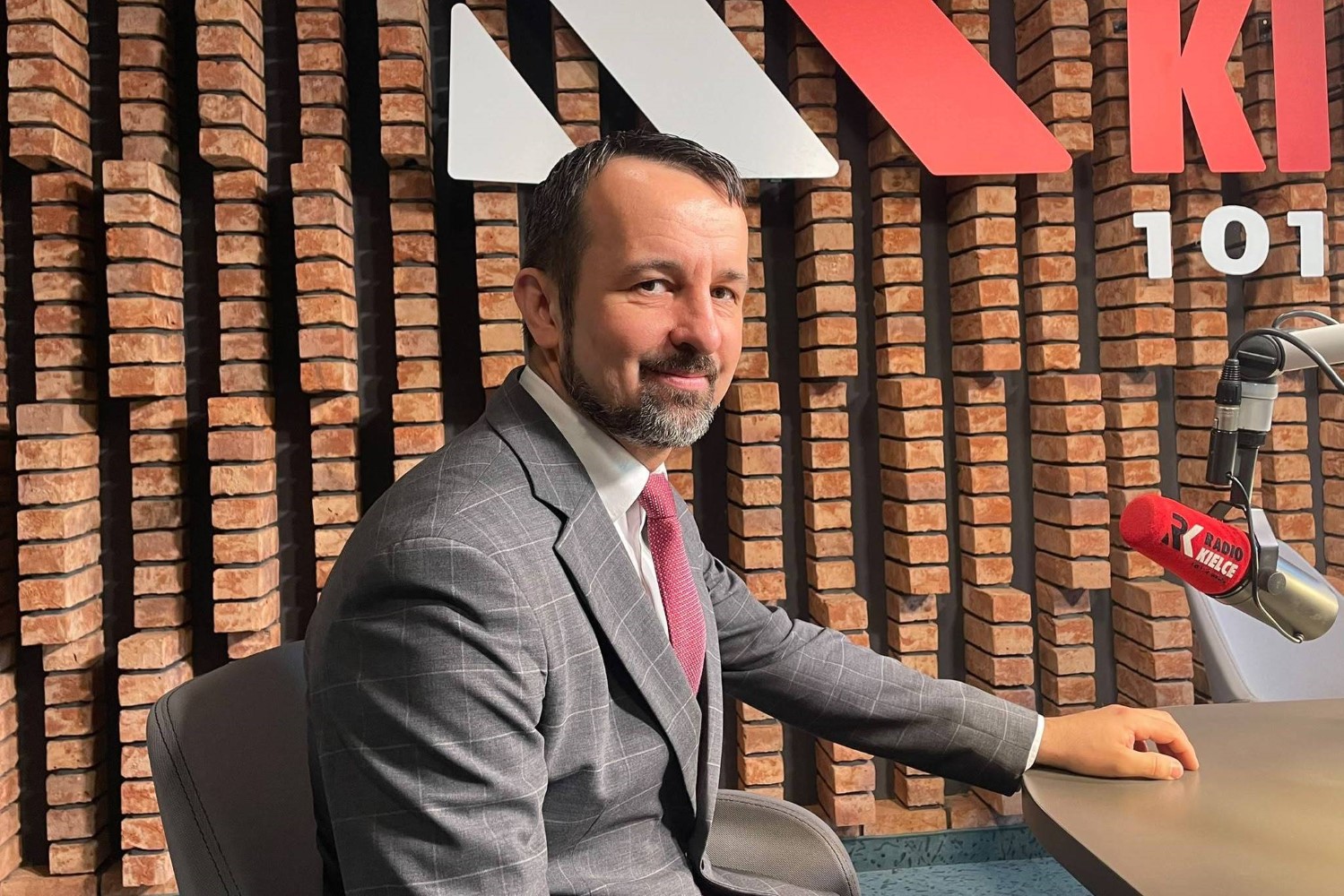 Dr Michał Chrobot: karta elektroniczna DiLO usprawni opiekę onkologiczną