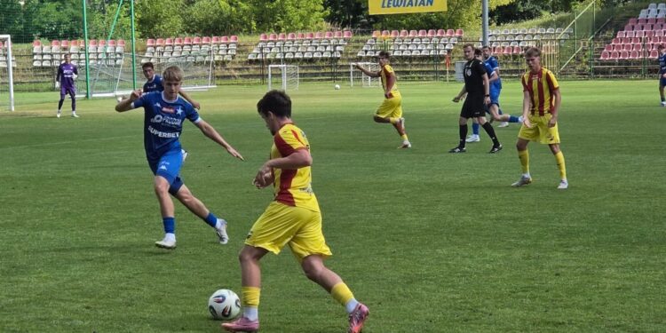 Rezerwy Korony wciąż bez punktów - Radio Kielce Rezerwy Korony wciąż bez punktów