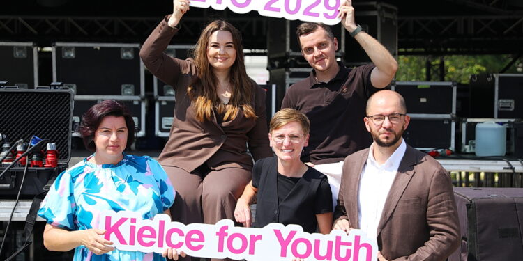 Młodzi przejmują Kielce. Przynajmniej na jeden dzień - Radio Kielce Młodzi przejmują Kielce. Przynajmniej na jeden dzień