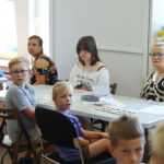 16.08.2026. Kielce. Muzeum Zabawek i Zabawy. Warsztaty „Malowanie po ścianie” / Fot. Wiktor Taszłow – Radio Kielce