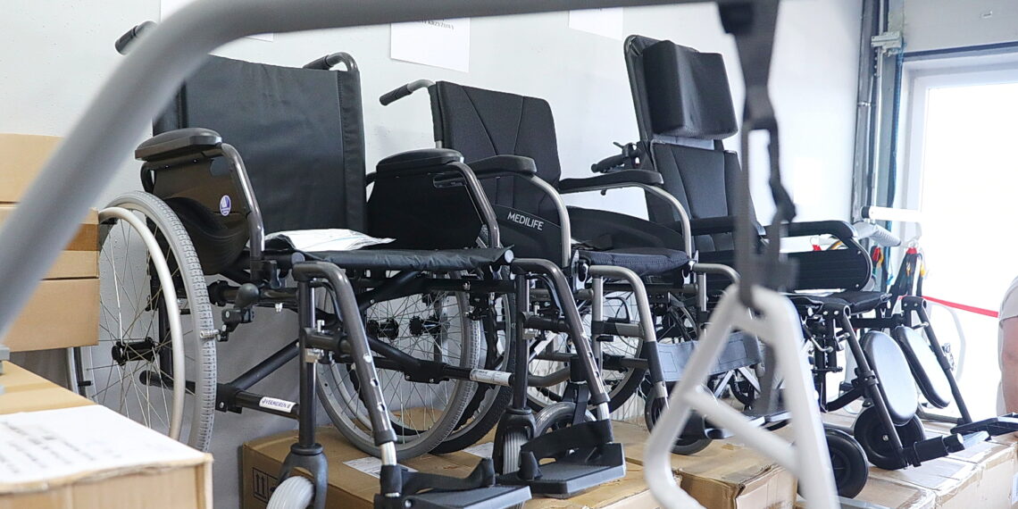 20.08.2026. Jędrzejów. Otwarcie wypożyczalni sprzętu rehabilitacyjno - opiekuńczego / Fot. Wiktor Taszłow - Radio Kielce