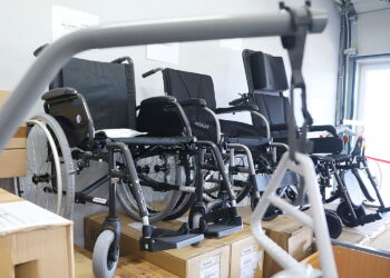 20.08.2026. Jędrzejów. Otwarcie wypożyczalni sprzętu rehabilitacyjno - opiekuńczego / Fot. Wiktor Taszłow - Radio Kielce