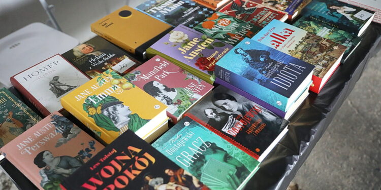 Komiks - dziewiąta sztuka w kieleckiej Bazie Zbożowej - Radio Kielce Komiks - dziewiąta sztuka w kieleckiej Bazie Zbożowej