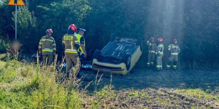 Śmiertelny wypadek. Auto potrąciło mężczyznę na wózku inwalidzkim - Radio Kielce Śmiertelny wypadek. Auto potrąciło mężczyznę na wózku inwalidzkim