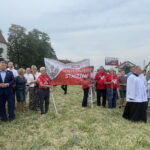 Uczestnik radomskiego czerwca ks. Roman Kotlarz ma swój Dąb Pamięci - Radio Kielce Uczestnik radomskiego czerwca ks. Roman Kotlarz ma swój Dąb Pamięci - Radio Kielce