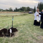 Uczestnik radomskiego czerwca ks. Roman Kotlarz ma swój Dąb Pamięci - Radio Kielce Uczestnik radomskiego czerwca ks. Roman Kotlarz ma swój Dąb Pamięci - Radio Kielce