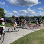 Rowerzyści zachwyceni rodzinnym rajdem - Radio Kielce Rowerzyści zachwyceni rodzinnym rajdem