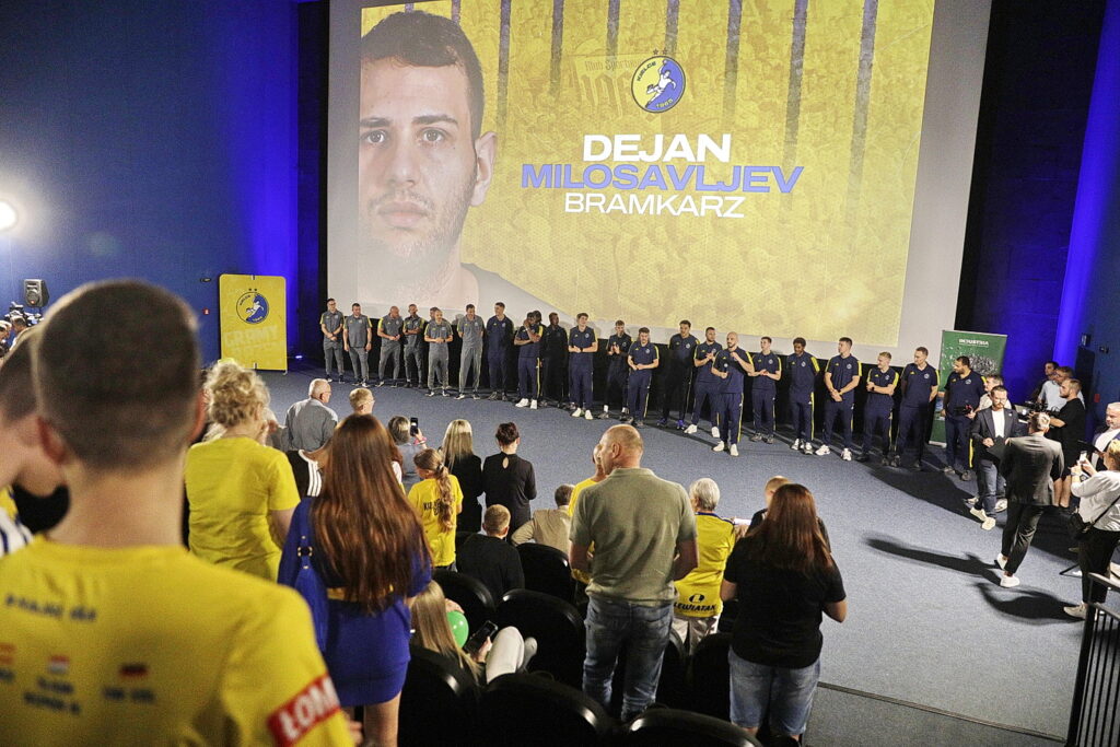 Nietypowa prezentacja Industrii w kinie - Radio Kielce