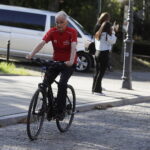 Rowerzyści wyruszyli na Westerplatte - Radio Kielce Rowerzyści wyruszyli na Westerplatte - Radio Kielce
