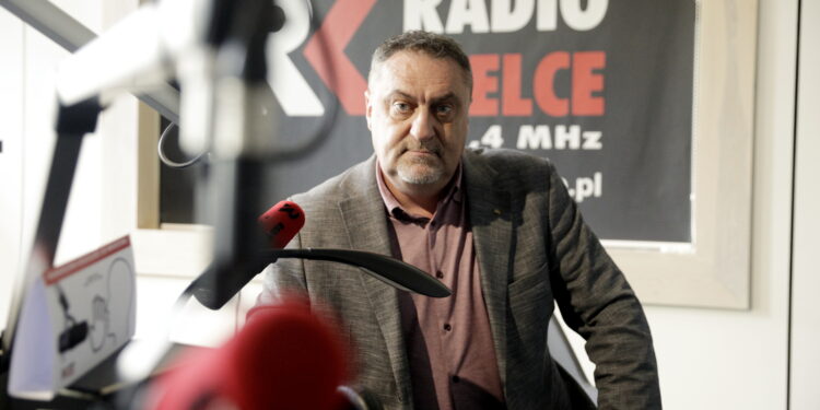 Uczniowie bez telefonów w szkołach. Piotr Łojek: na tę decyzję chyba wszyscy czekali - Radio Kielce 31.08.2026. Kielce. Radio Kielce. Rozmowa Dnia. Na zdjęciu: Piotr Łojek, świętokrzyski kurator oświaty / Fot. Jarosław Kubalski - Radio Kielce