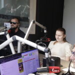 28.08.2026. Radio Kielce. Na zdjęciu: Piotr Żołądek i Milena Rot-Żołądek, zwycięzcy w wakacyjnym konkursie Radia Kielce „Dźwiękowe historie z wakacji” / Fot. Jarosław Kubalski – Radio Kielce