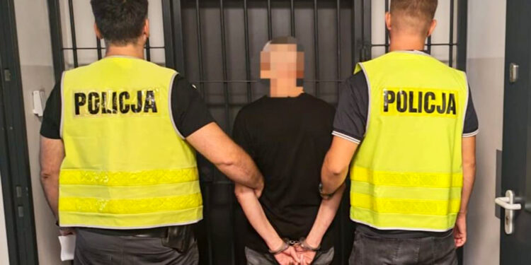 Seniorka straciła pieniądze, oszust trafił do aresztu - Radio Kielce Seniorka straciła pieniądze, oszust trafił do aresztu