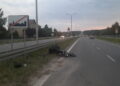 Motocykl uderzył w bariery. Karetka odwiozła ranną