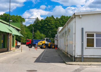 Magazyn OLiOC na ostrowieckim targowisku
