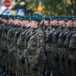 6.08.2026. Kraków. Uczestnicy 61. Marszu Szlakiem Pierwszej Kompanii Kadrowej. W marszu „Kadrówki”, upamiętniającym wymarsz pierwszej Kompanii Kadrowej z Krakowa w 1914 roku, biorą udział członkowie organizacji strzeleckich, żołnierze oraz osoby cywilne / Fot. PAP - Łukasz Gągulski