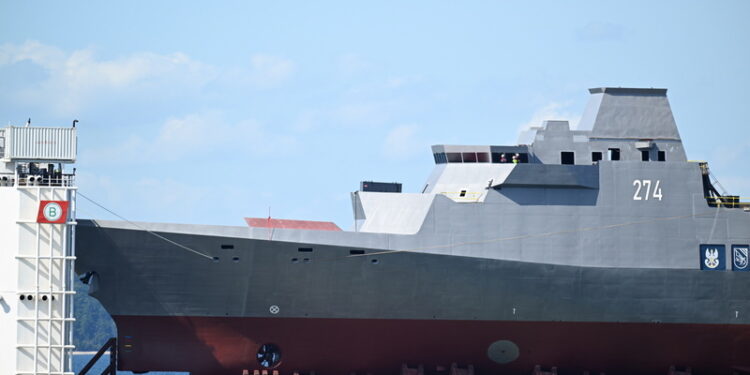 ORP „Wicher” zwodowany - Radio Kielce 13.08.2026. Gdynia. Wodowanie fregaty ORP Wicher na Zatoce Gdańskiej. ORP Wicher jest pierwszą z trzech wielozadaniowych fregat nowej generacji budowanych w ramach programu „Miecznik” / Fot. PAP - Andrzej Jackowski