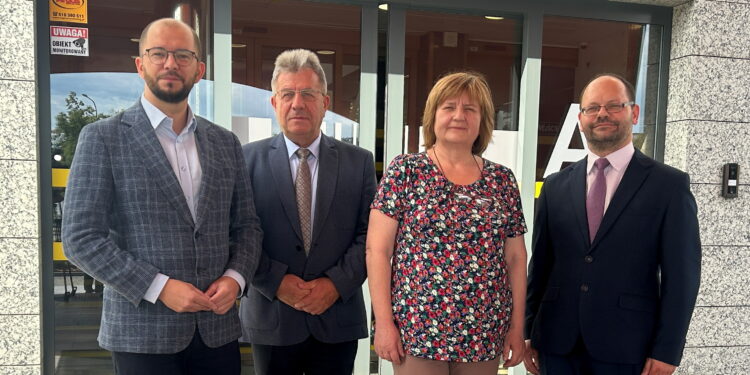 Są pieniądze dla organizacji pozarządowych - Radio Kielce Są pieniądze dla organizacji pozarządowych