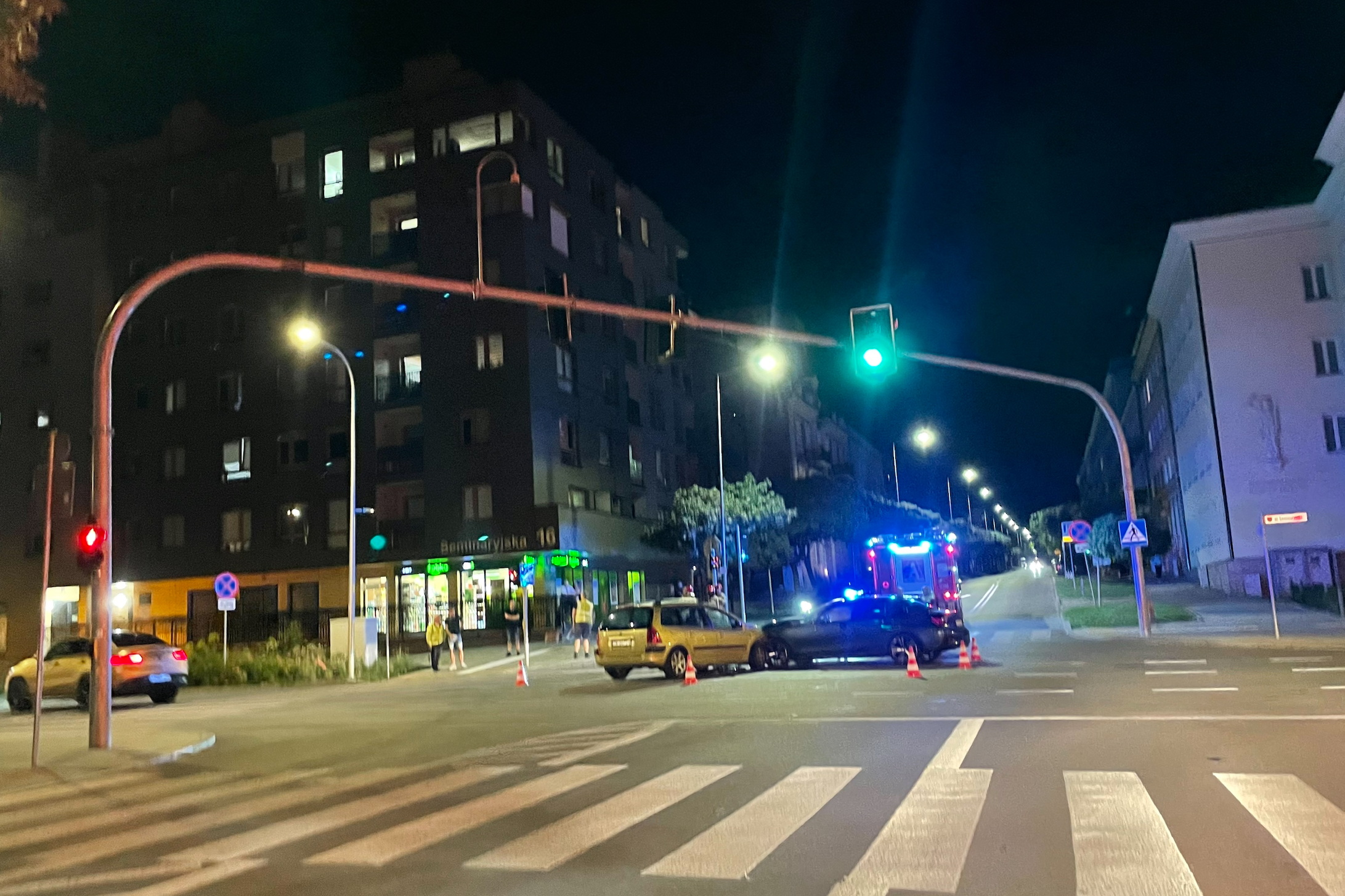 Wypadek w centrum miasta, jedna osoba przewieziona do szpitala