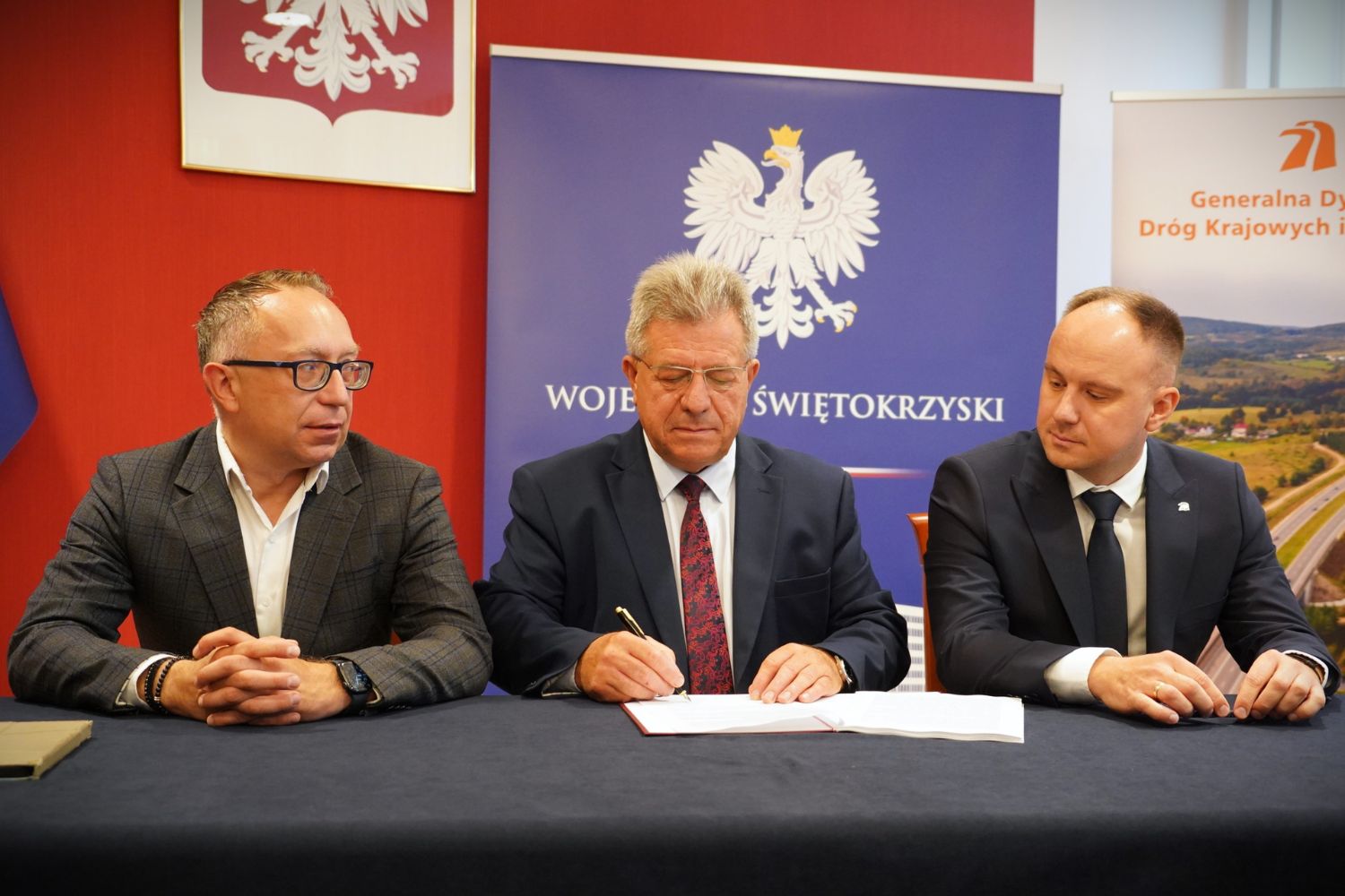 Droga ekspresowa S74 w Świętokrzyskiem „rośnie”