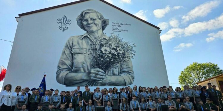 27.09.2026. Łopuszno. Mural poświęcony druhnie Natalii Machałowej / Fot. Anna Głąb - Radio Kielce