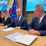 04.09.2026. Kielce. Świętokrzyski Urząd Wojewódzki. Podpisanie umów na utworzenie i wyposażenie w sale sensoryczne miejsc opieki dla dzieci do lat 3 / Fot. Izabela Mortas-Rubak - Radio Kielce