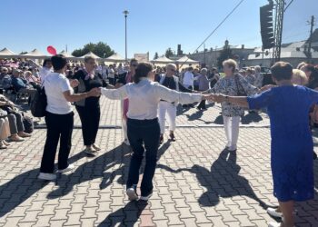 Seniorzy integrują się w Chęcinach