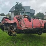 20.09.2026. Dobrowoda. Droga wojewódzka nr 973. Samochód wypadł z drogi i wjechał w ogrodzenie / Fot. Słuchacz