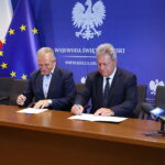18.09.2026. Kielce. Świętokrzyski Urząd Wojewódzki. Wojewoda świętokrzyski Józef Bryk podpisał z samorządami umowy na usuwanie skutków klęsk żywiołowych / Fot. Wiktor Taszłow - Radio Kielce
