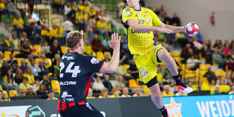 21.09.2026. Kielce. Mecz Industria Kielce - Energa Bank PBS MMTS Kwidzyn / Fot. Wiktor Taszłow - Radio Kielce