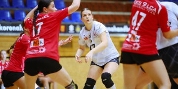 26.09.2026. Kielce. Mecz 3. kolejki Ligi Centralnej piłkarek ręcznych: Korona Handball - UKS Dziewiątka Legnica / Fot. Wiktor Taszłow - Radio Kielce