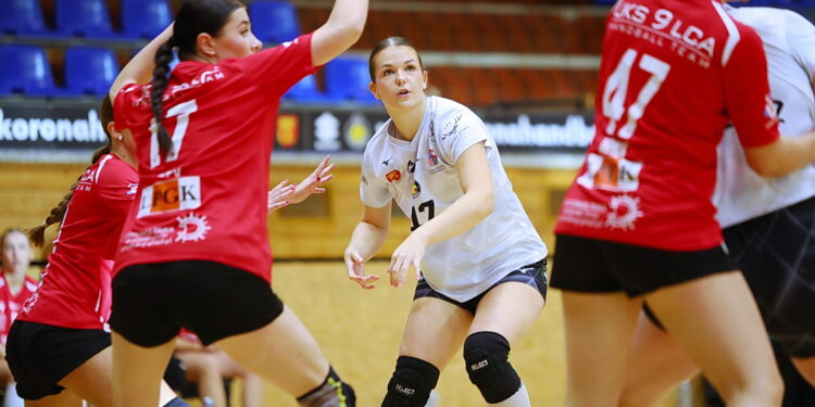 26.09.2026. Kielce. Mecz 3. kolejki Ligi Centralnej piłkarek ręcznych: Korona Handball - UKS Dziewiątka Legnica / Fot. Wiktor Taszłow - Radio Kielce