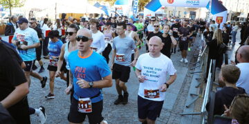 Tomasz Iwan i Magdalena Płaziak-Kowalska zwycięzcami 14. Kieleckiej Dychy