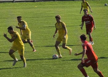 26.09.2026. Mecz 10. kolejki piłkarskiej Betclic 3. Ligi: Naprzód Jędrzejów - AKS 1947 Busko Zdrój / Fot. Maciej Makuła – Radio Kielce