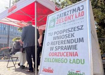 10.09.2026. Kielce. NSZZ „Solidarność” zbiera podpisy pod obywatelskim wnioskiem w sprawie organizacji referendum dotyczącego Zielonego Ładu / Fot. Dariusz Kuc – Radio Kielce