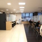 Nowe stanowiska do obsługi interesantów w Starostwie Powiatowym w Kielcach / źródło: powiat.kielce.pl