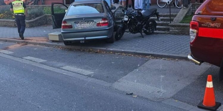 BMW zderzyło się z motocyklem. W akcji śmigłowiec LPR