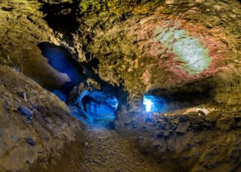 Naukowe debaty o przeszłości i geologii