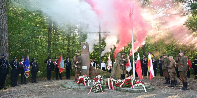 W podkieleckich Szewcach przypomniano zwycięski bój Armii Krajowej