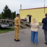 Wszystko co potrzebne w jednym miejscu - Radio Kielce Podpisanie umowy na wykonanie magazynu na przedmioty i sprzęt związany z ochroną ludności i obroną cywilną / źródło: Starostwo Powiatowe w Sandomierzu
