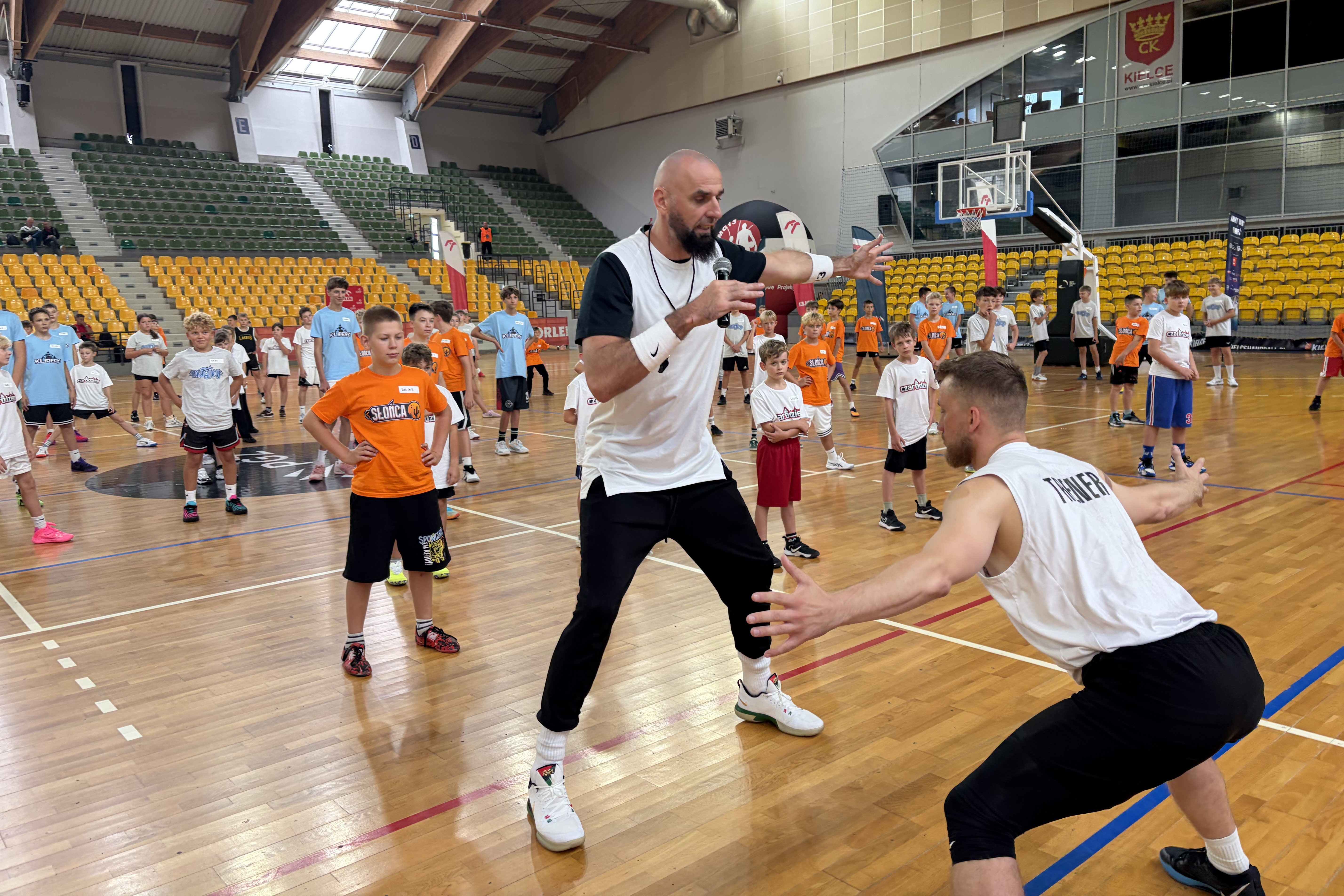 Marcin Gortat trenował wspólnie z dziećmi