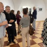 Akty na fotografiach w sandomierskim ratuszu - Radio Kielce 06.09.2026. Sandomierz. Wystawa „Kształt Ciała” / Fot. Grażyna Szlęzak-Wójcik - Radio Kielce