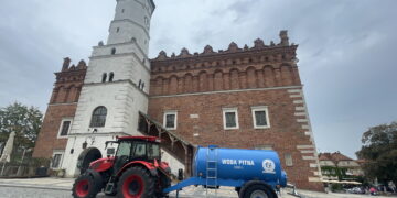 11.09.2026. Sandomierz. Beczkowozy dowożące wodę dla mieszkańców po skażeniu wodociągu. / Fot. Grażyna Szlęzak-Wójcik - Radio Kielce