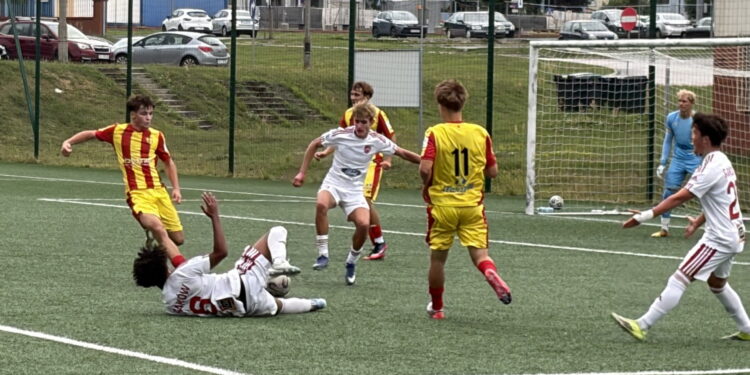 Juniorzy starsi Rakowa udzielili Koronie lekcji futbolu