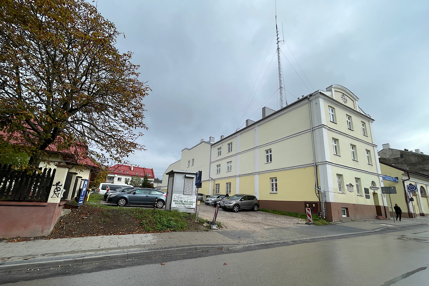 Radni sejmiku zdecydują o przejęciu działki od miasta. W tle inne transakcje