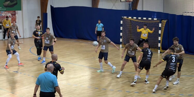 26.09.2026. Końskie. Mecz I ligi piłki ręcznej KSSPR Końskie - AZS UW Ochota Warszawa / Fot. Kamil Król - Radio Kielce