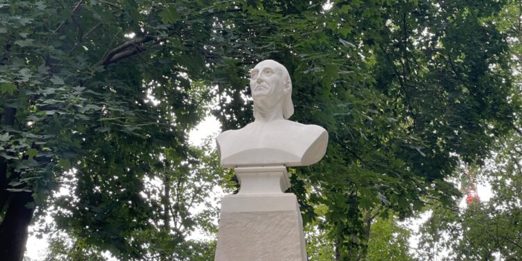 Jedyny taki pomnik w Kielcach został odrestaurowany - Radio Kielce Jedyny taki pomnik w Kielcach został odrestaurowany