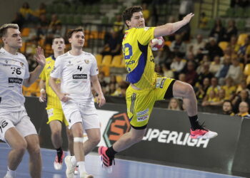 Tylko początek ligowego pojedynku był wyrównany